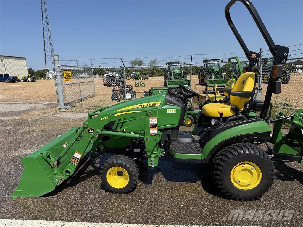 John Deere 1025R Naudoti kompaktiški traktoriai