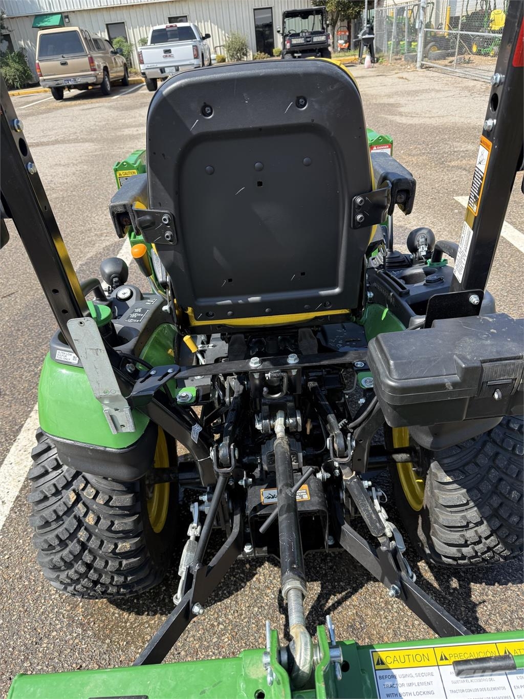 John Deere 1025R Naudoti kompaktiški traktoriai
