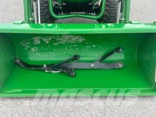 John Deere 1025R Compacttrekkers