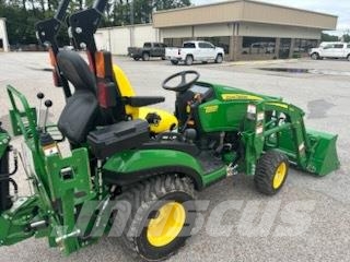 John Deere 1025R Compacttrekkers
