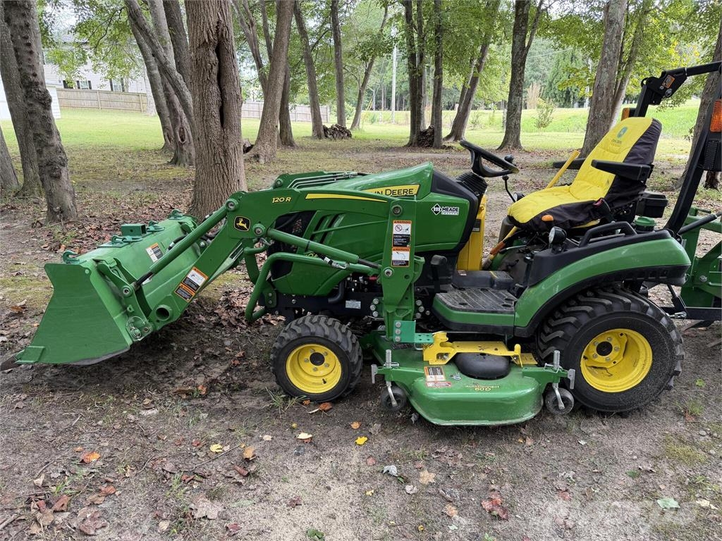 John Deere 1025R Compact tractors