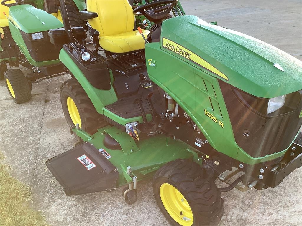 John Deere 1025R Tratores compactos