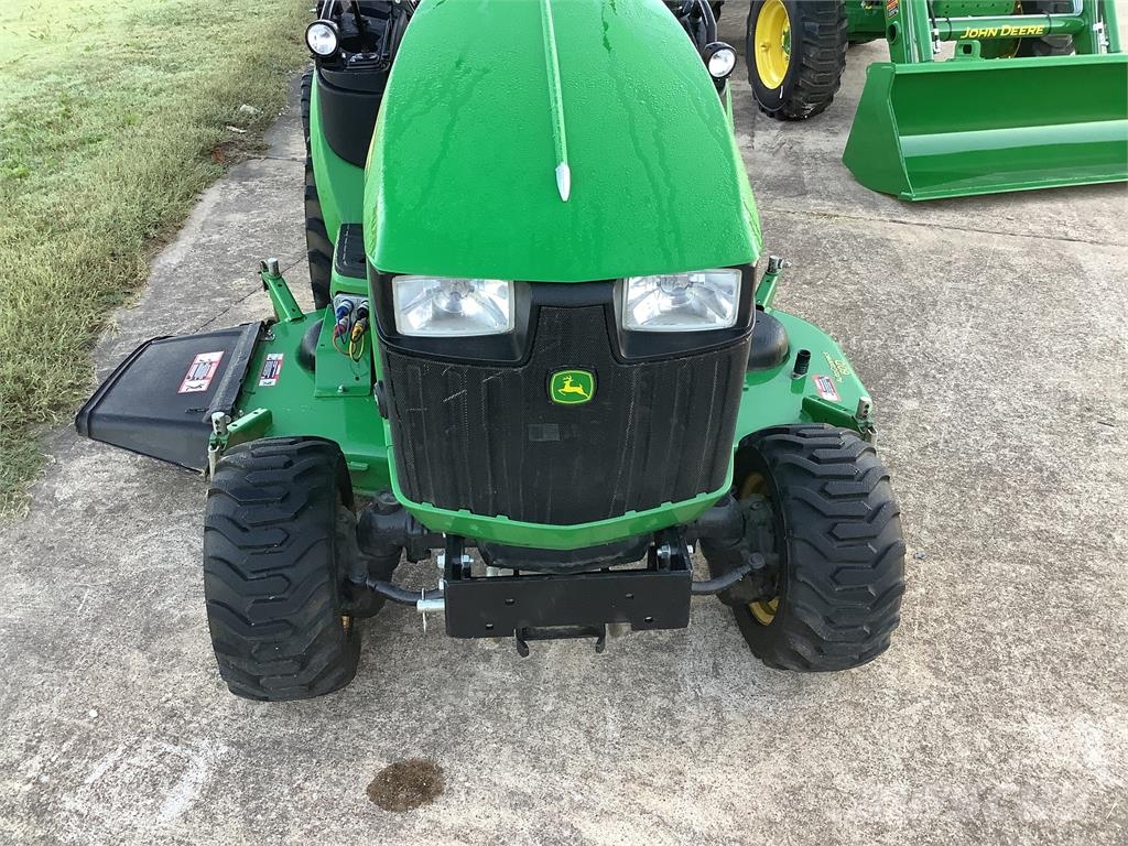 John Deere 1025R Tratores compactos
