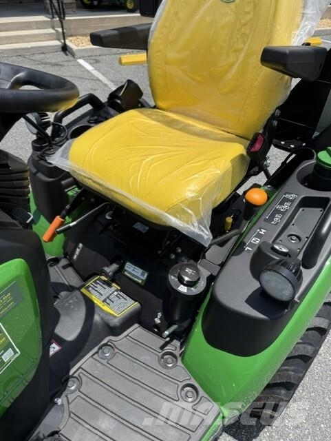John Deere 1025R 소형 트랙터