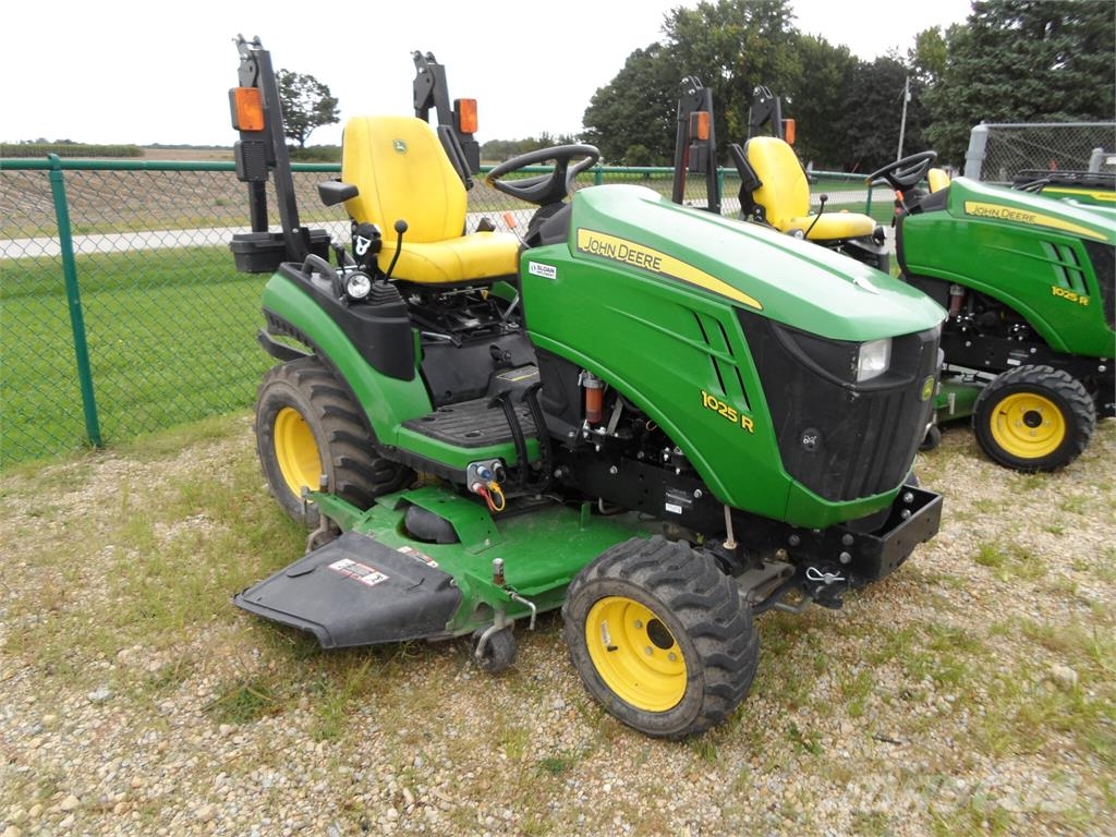 John Deere 1025R Manjši traktorji