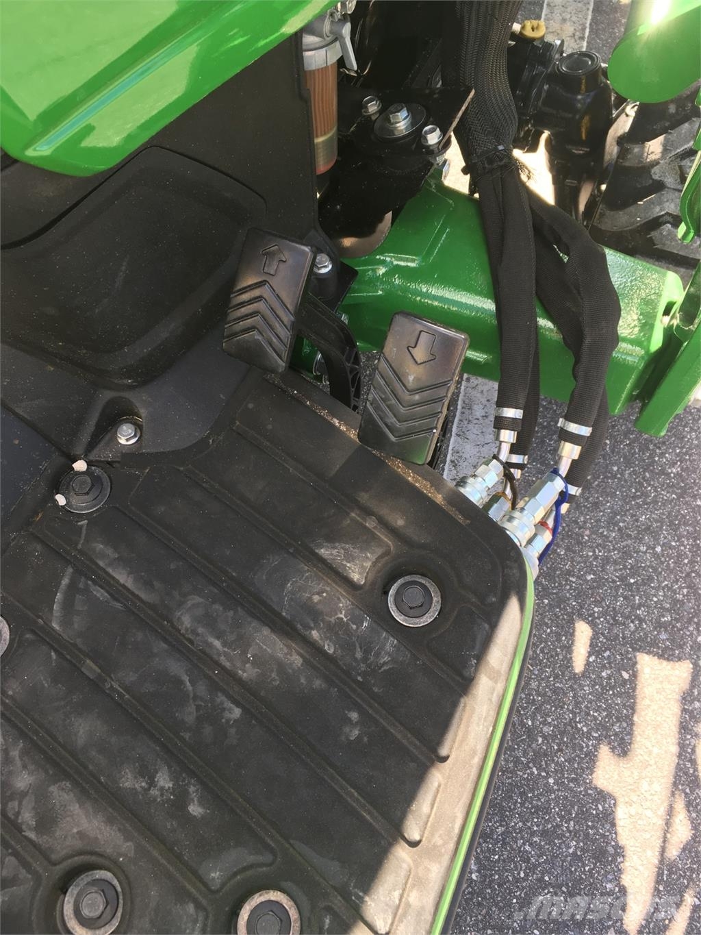 John Deere 1025R Kompaktné traktory