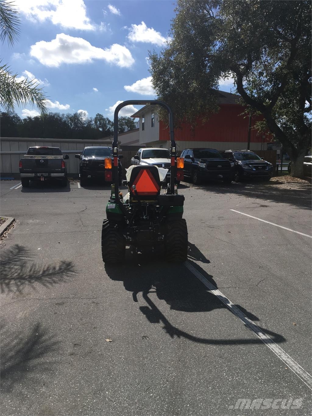John Deere 1025R Kompaktné traktory