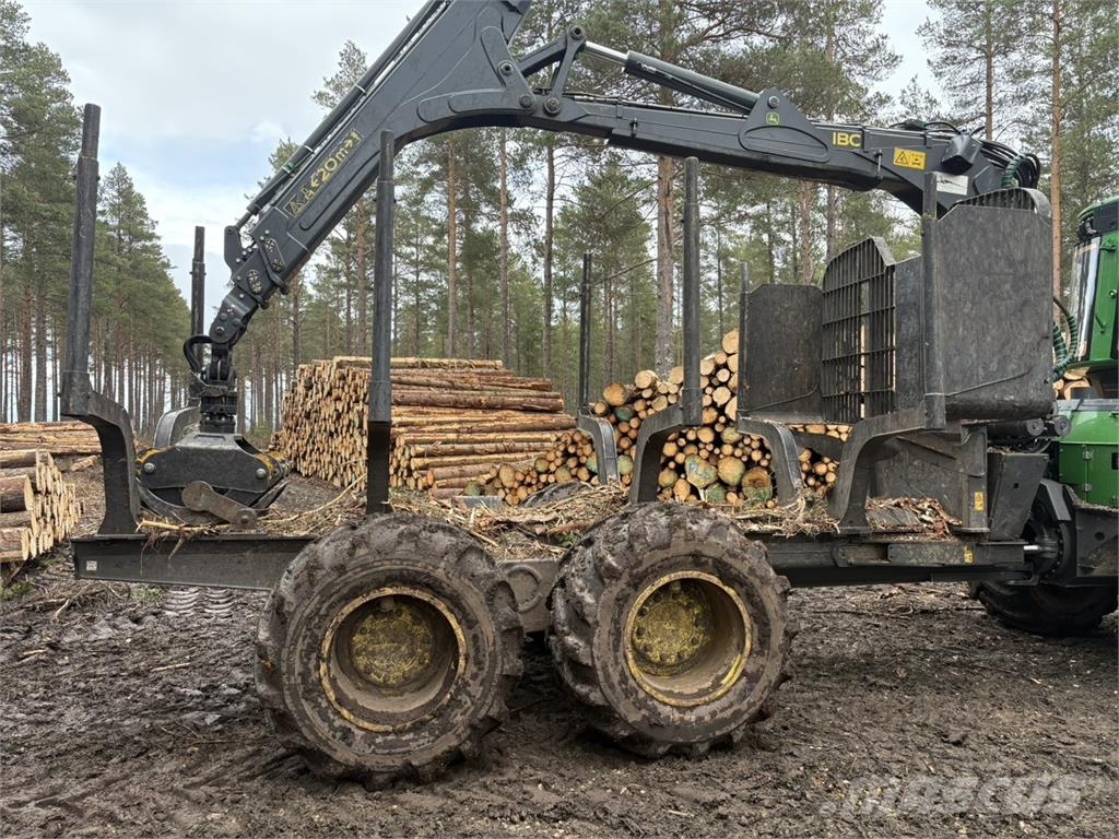 John Deere 1110G Μεταφορείς ξυλείας