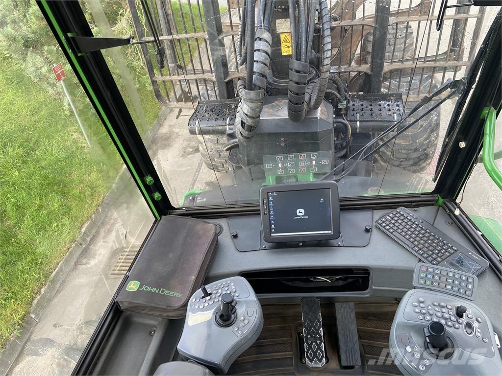John Deere 1110E Forvarderi