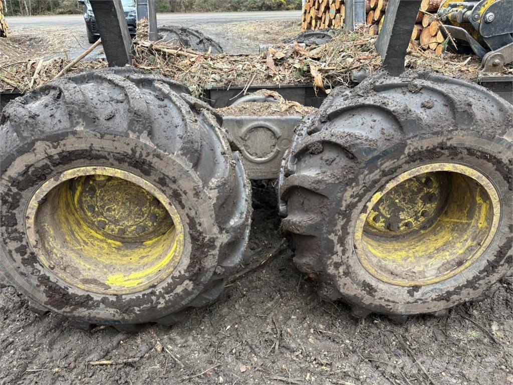 John Deere 1110G Μεταφορείς ξυλείας