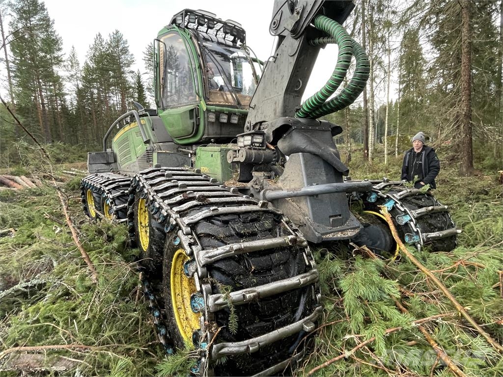 John Deere 1170G Harvesterit