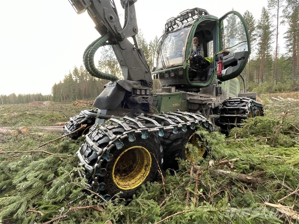 John Deere 1170G Harvesterit