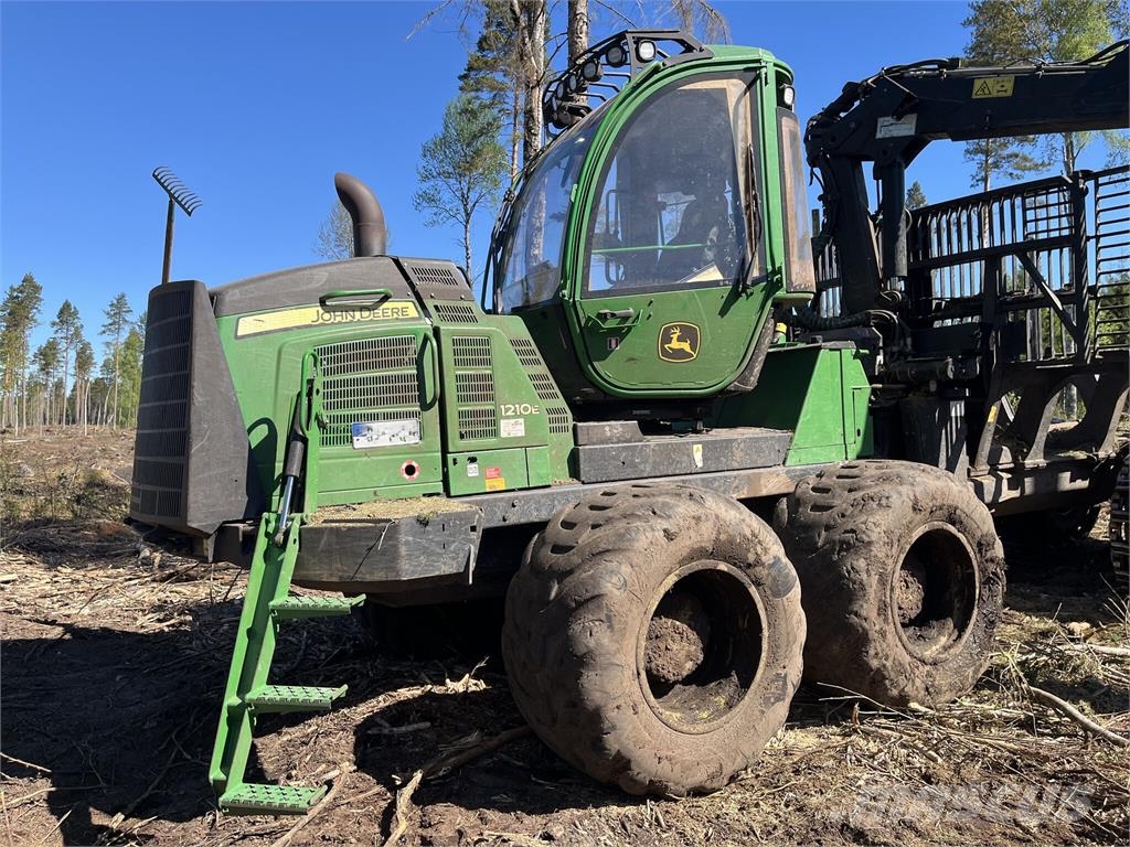John Deere 1210E شاحنات