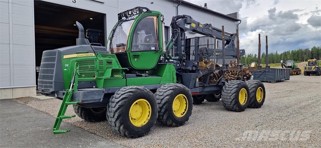 John Deere 1210G شاحنات