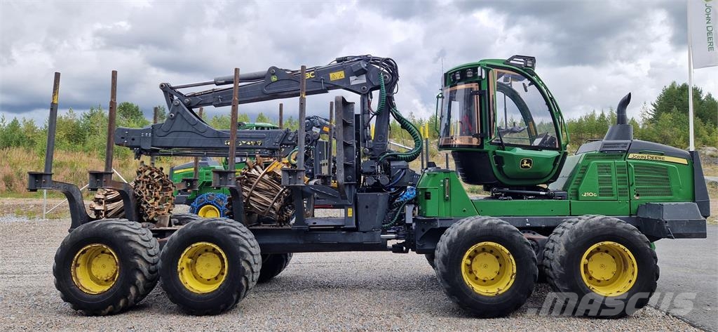 John Deere 1210G شاحنات