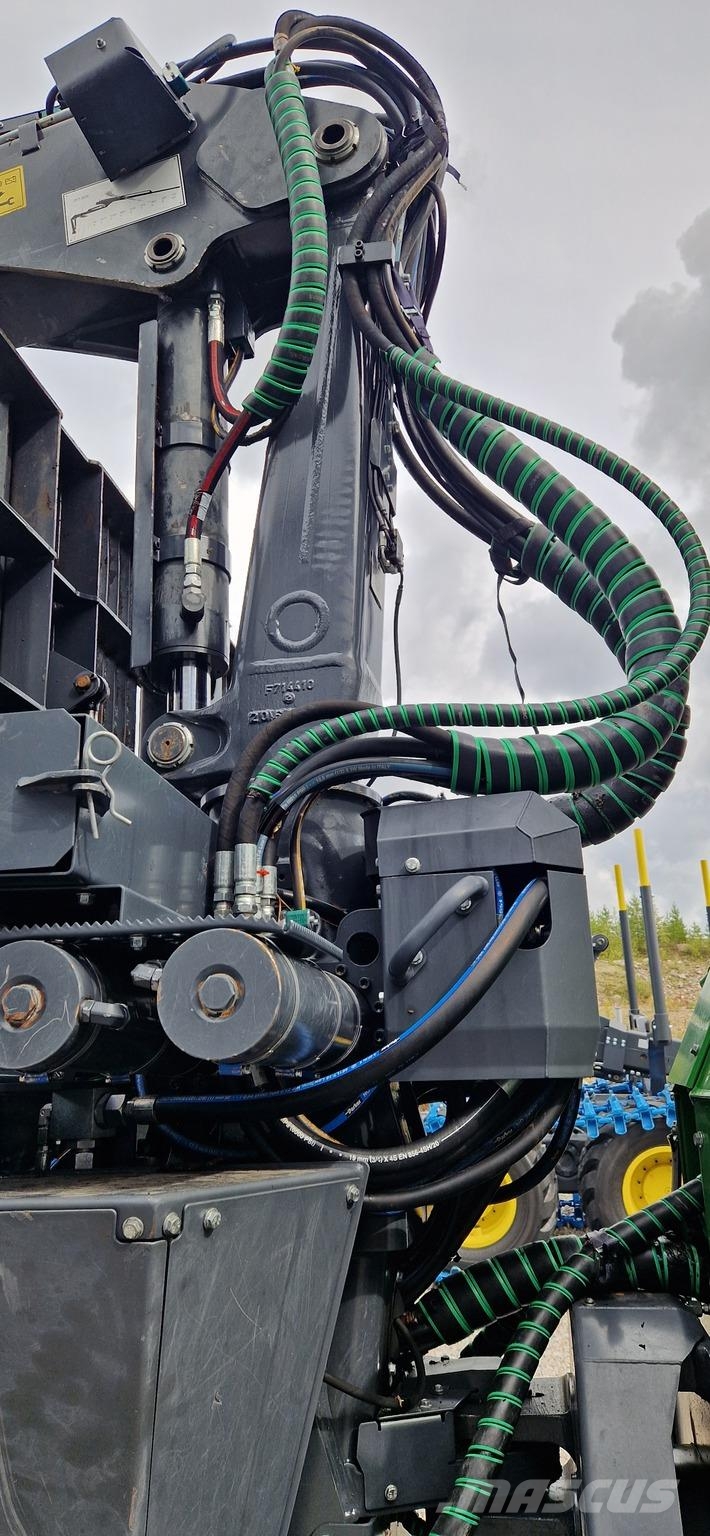 John Deere 1210G شاحنات