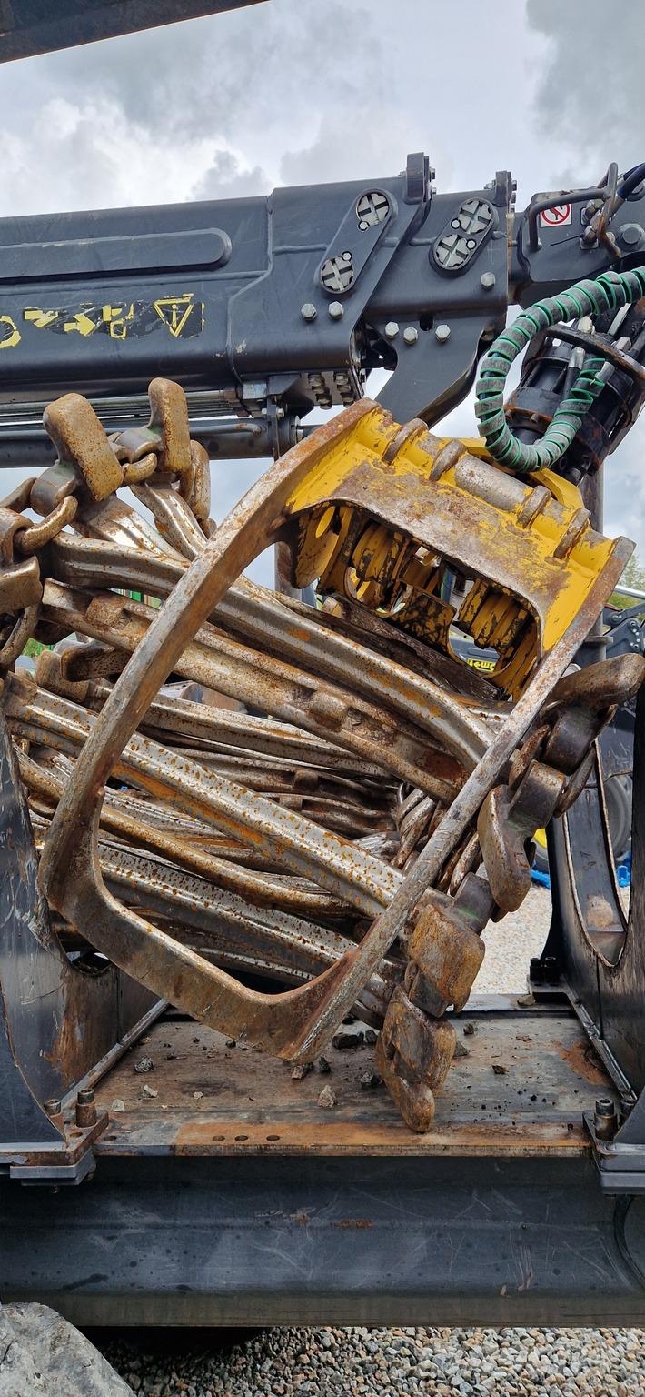 John Deere 1210G شاحنات