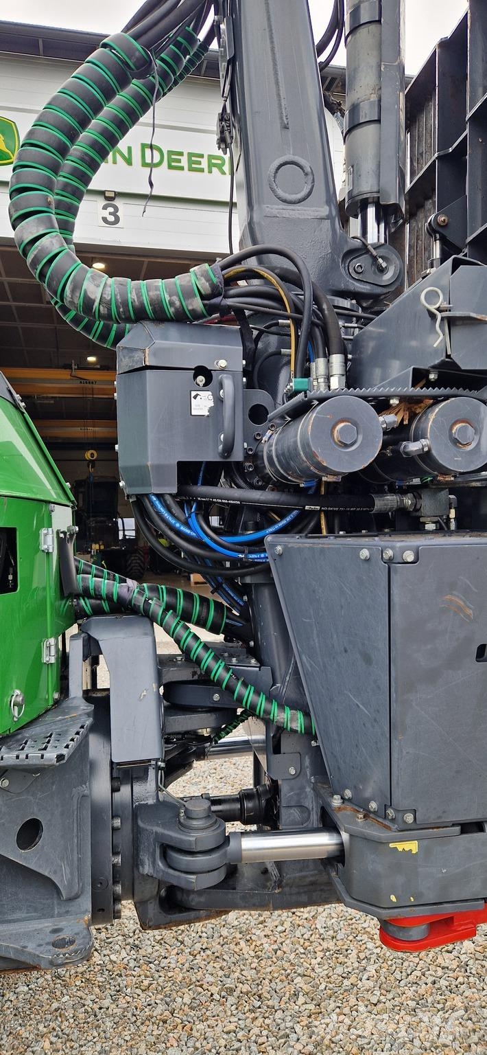 John Deere 1210G شاحنات