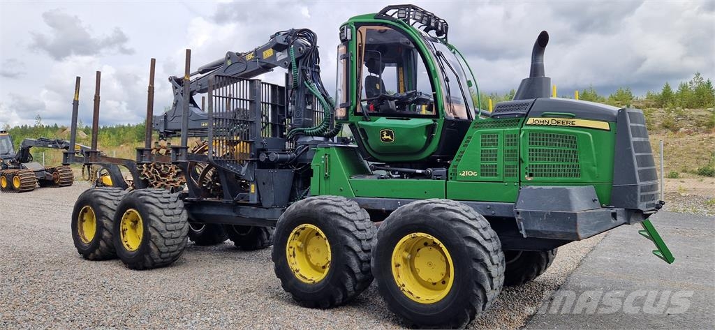 John Deere 1210G شاحنات