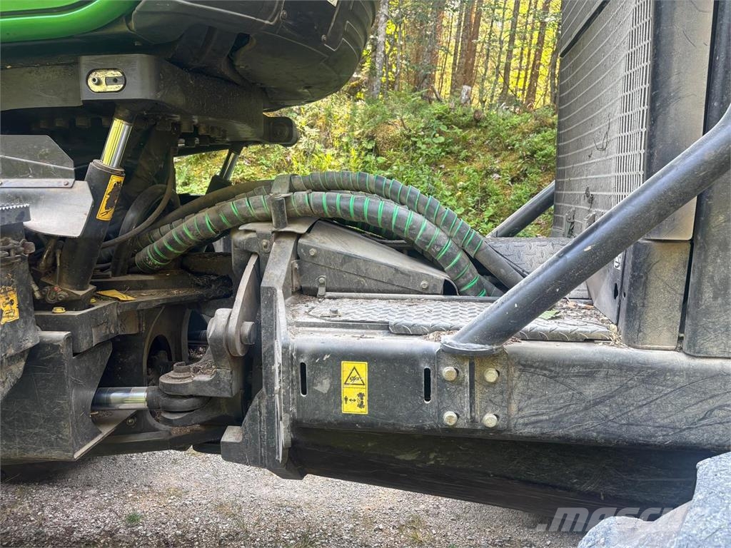 John Deere 1270G Harvesters