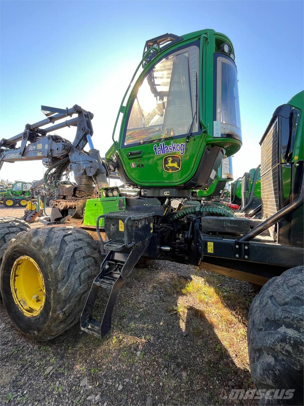 John Deere 1270G Harvester
