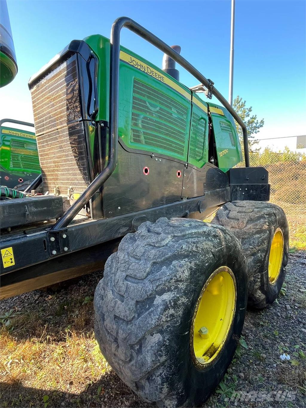 John Deere 1270G Harvester