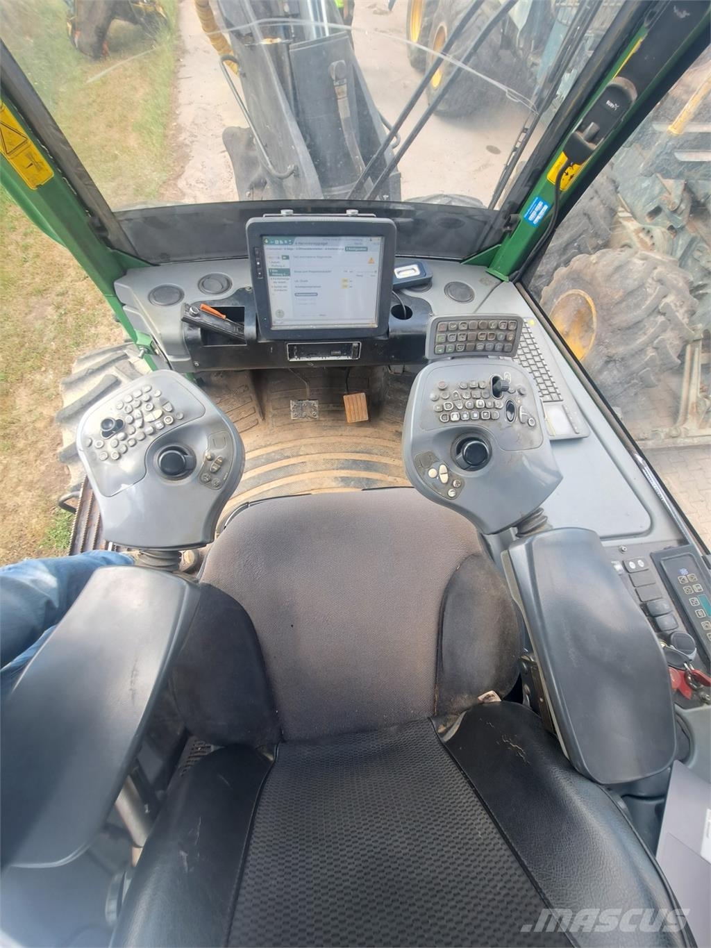 John Deere 1270G Harwestery