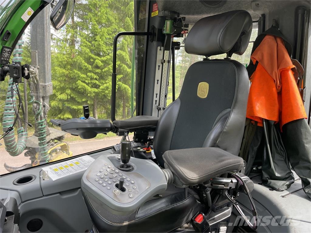 John Deere 1270G Skördare