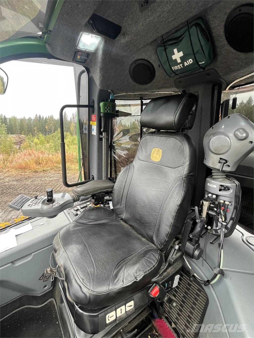 John Deere 1270G Skördare