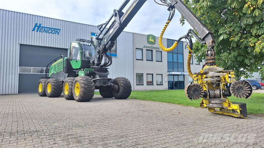 John Deere 1270E Harvester