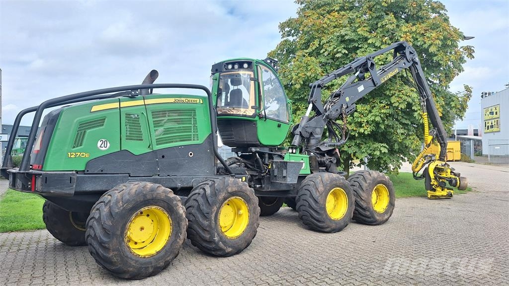 John Deere 1270E Harvester
