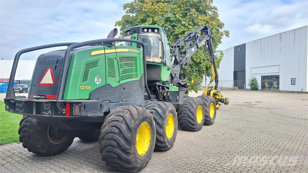 John Deere 1270E Harvester