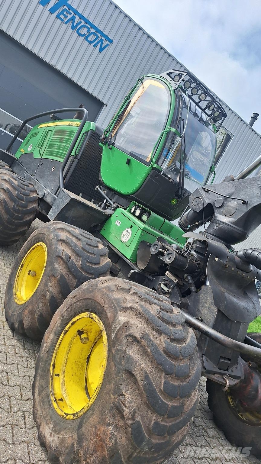 John Deere 1270E Harvester