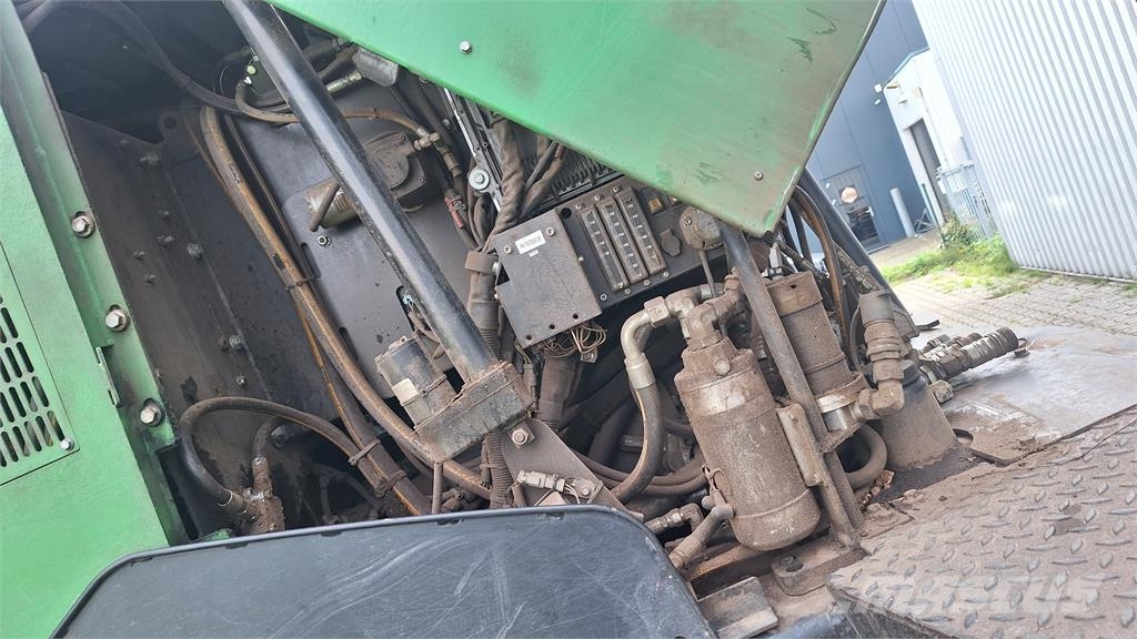John Deere 1270E Harvester