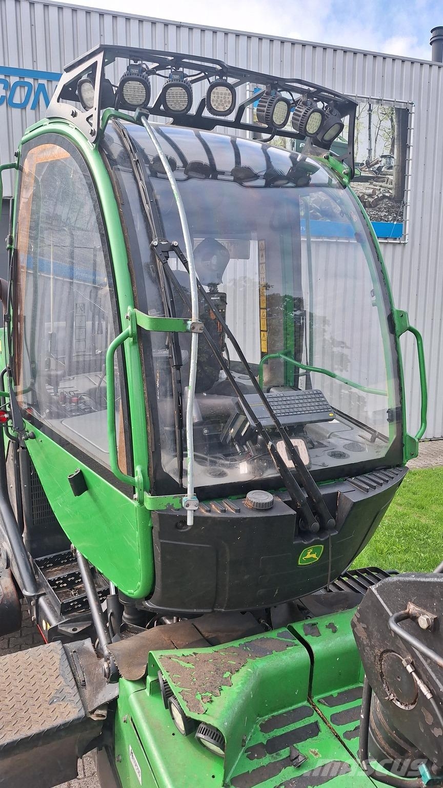 John Deere 1270E Harvester