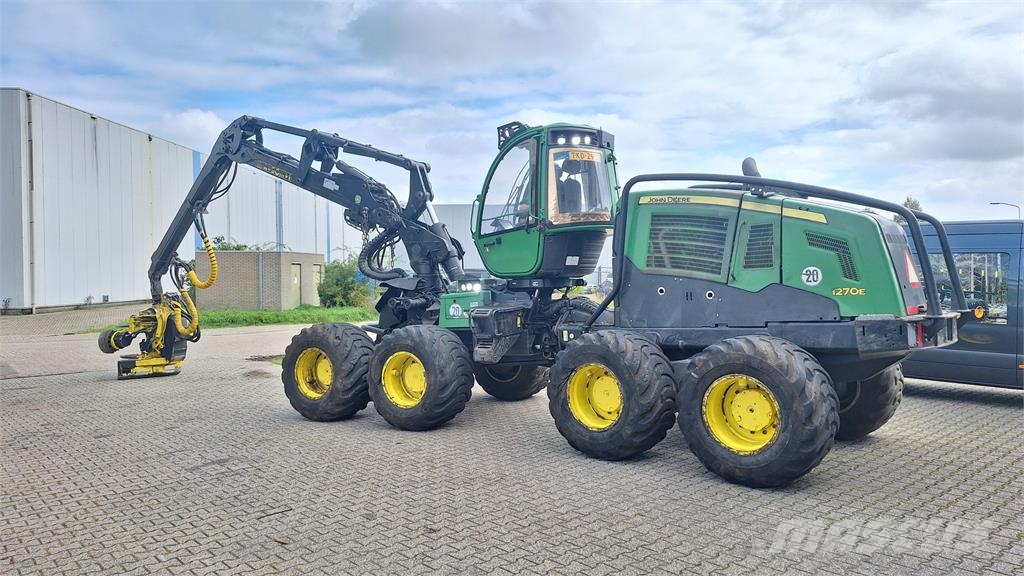 John Deere 1270E Harvester