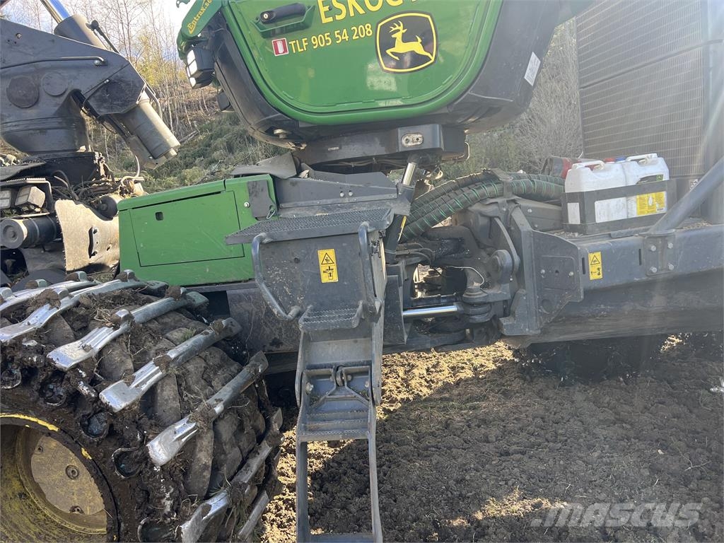 John Deere 1270G Harvesters