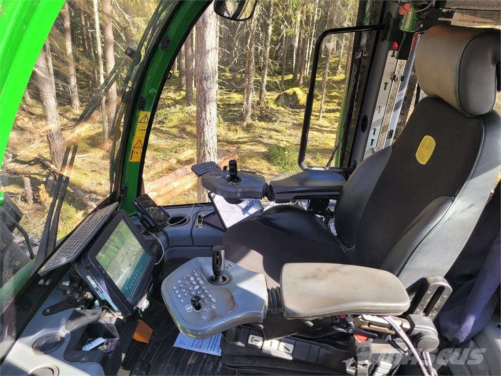 John Deere 1270G ハーベスター