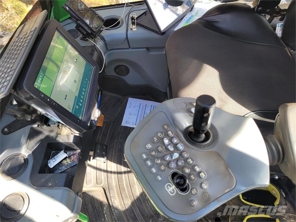John Deere 1270G ハーベスター
