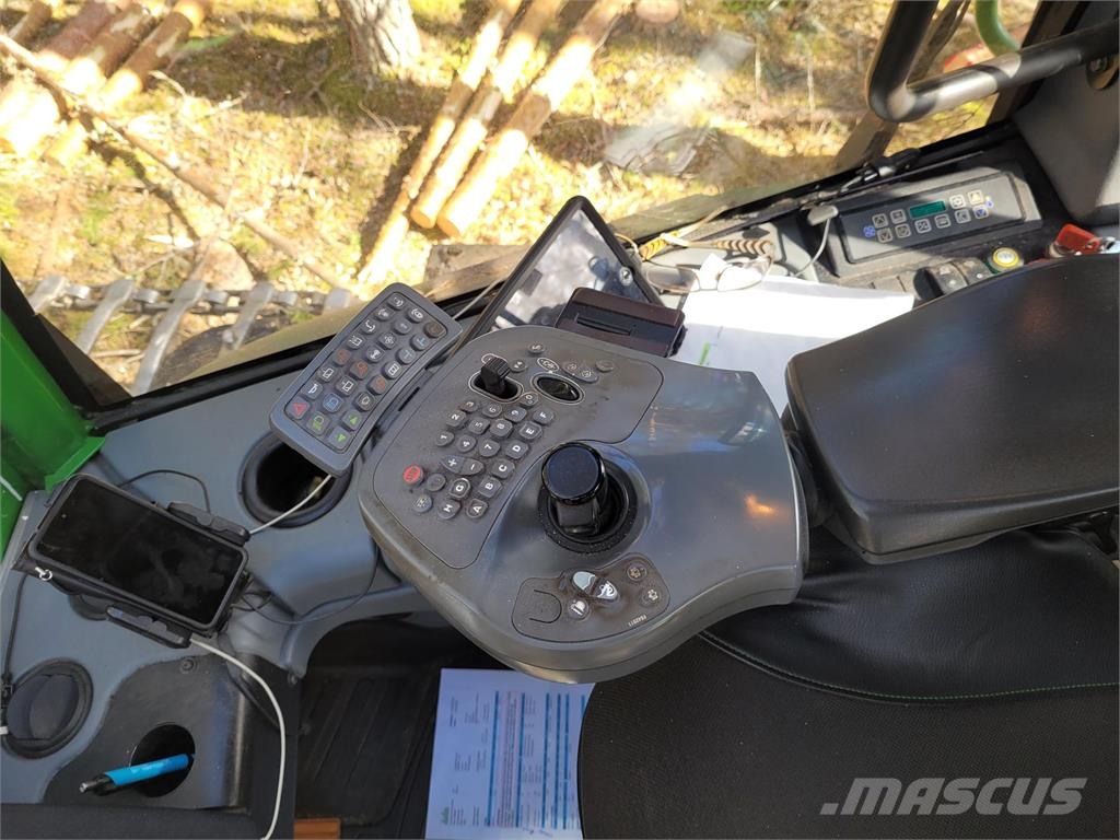John Deere 1270G ハーベスター