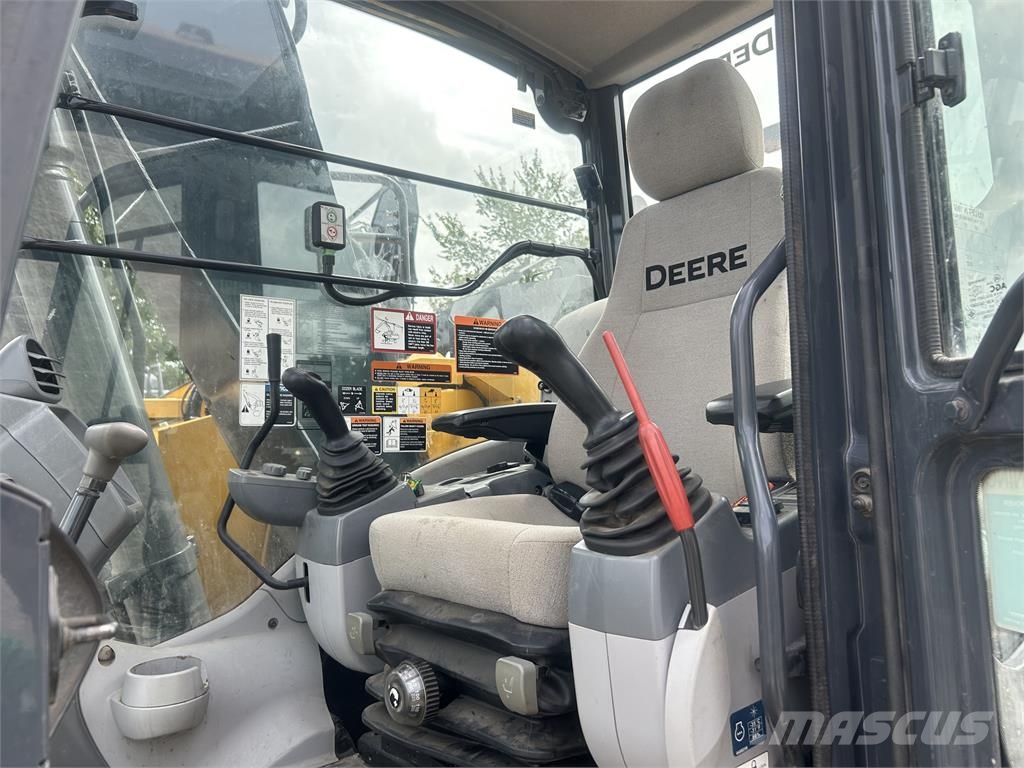 John Deere 135 P Beltegraver