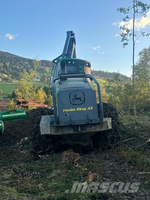 John Deere 1470 G 6WD Harvester