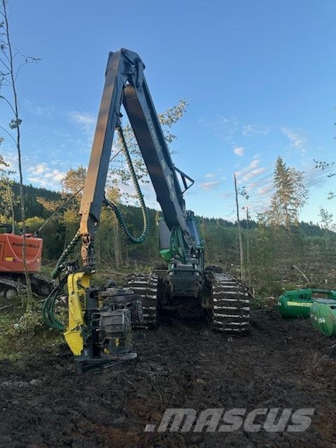 John Deere 1470 G 6WD Harvester