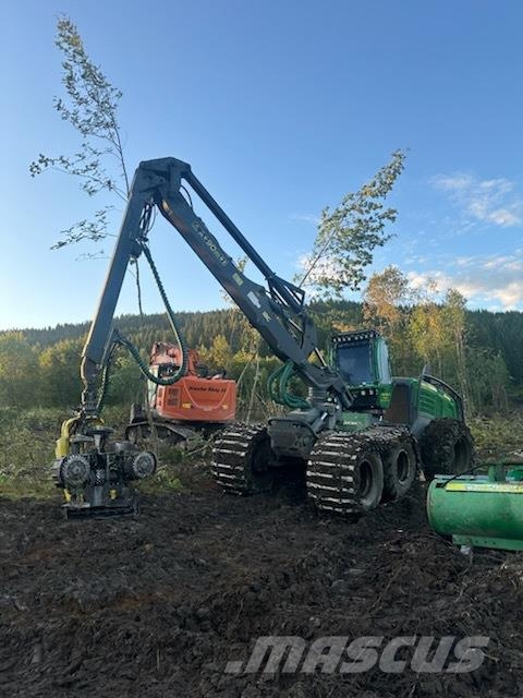 John Deere 1470 G 6WD Harvester