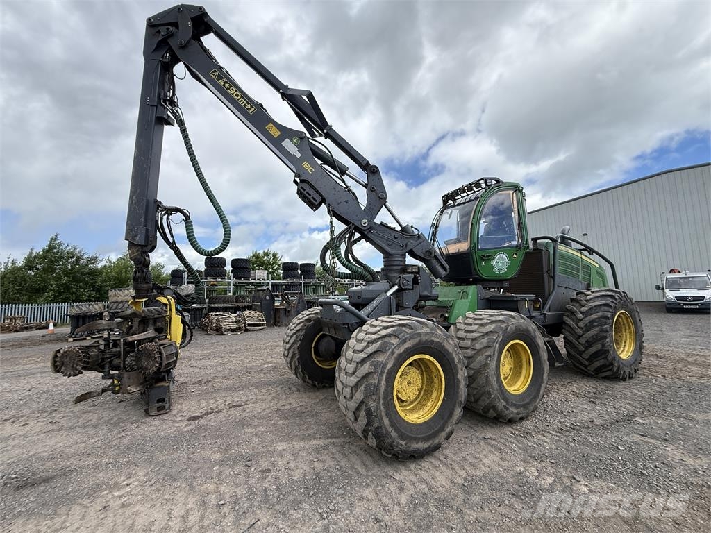 John Deere 1470G Harvesters
