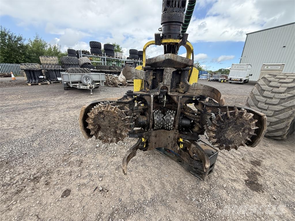 John Deere 1470G Harvesters