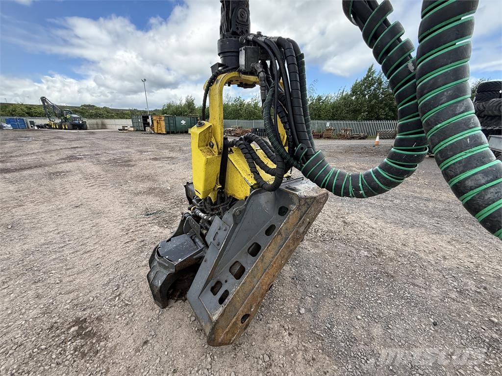 John Deere 1470G Harvesters