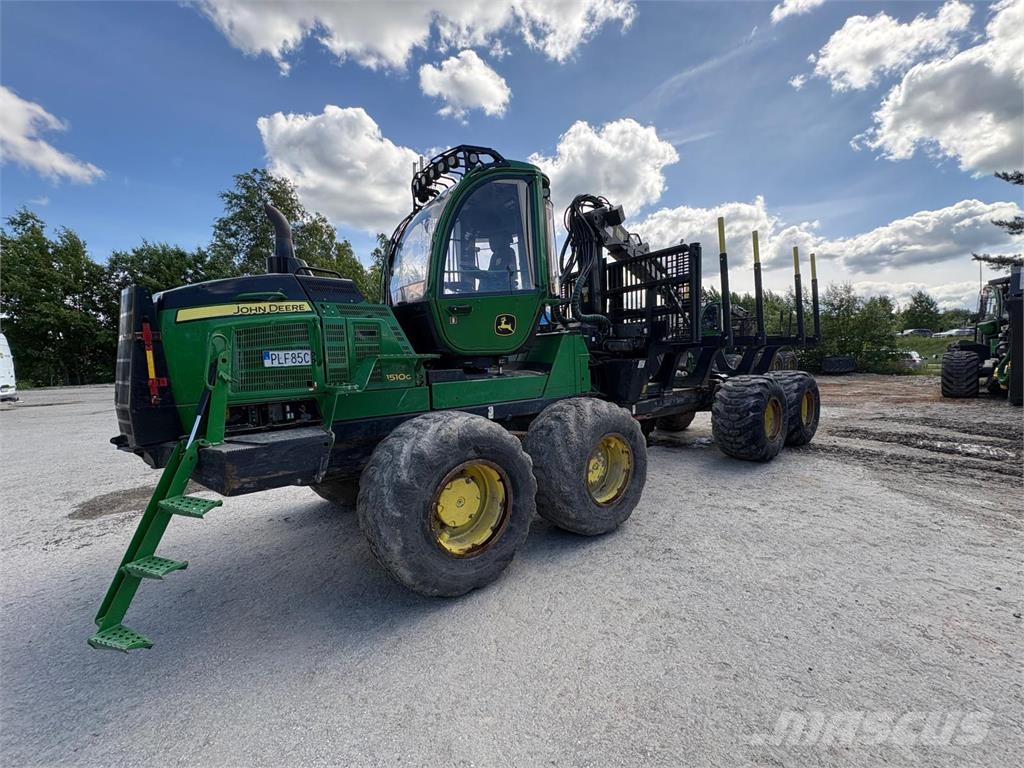 John Deere 1510G Lesné traktory