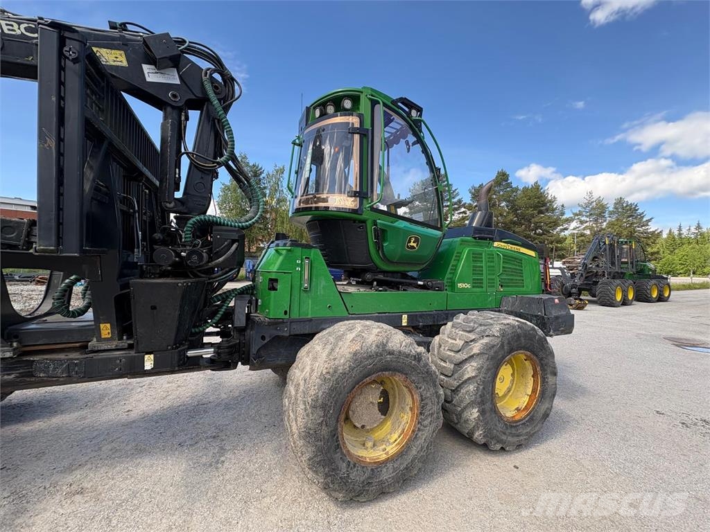John Deere 1510G Lesné traktory