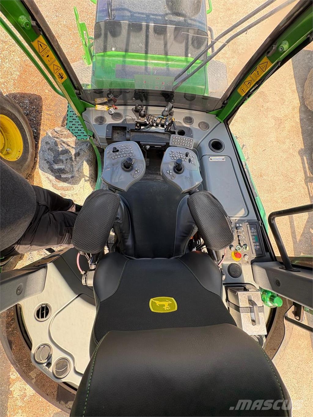 John Deere 1510G Lesné traktory